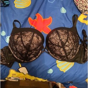 Victoria’s Secret Black and nude lace bombshell bra 34 D